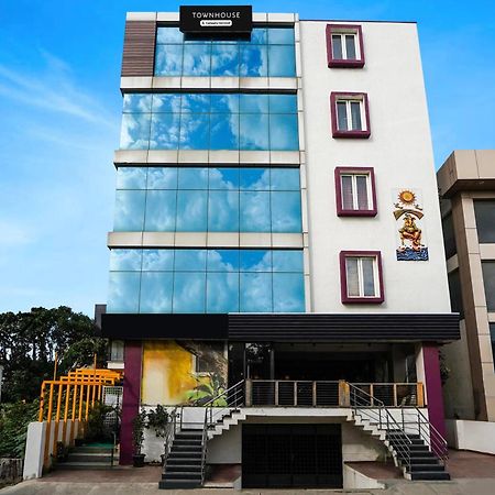 Super Townhouse Hbr Layout Bangalore Eksteriør billede