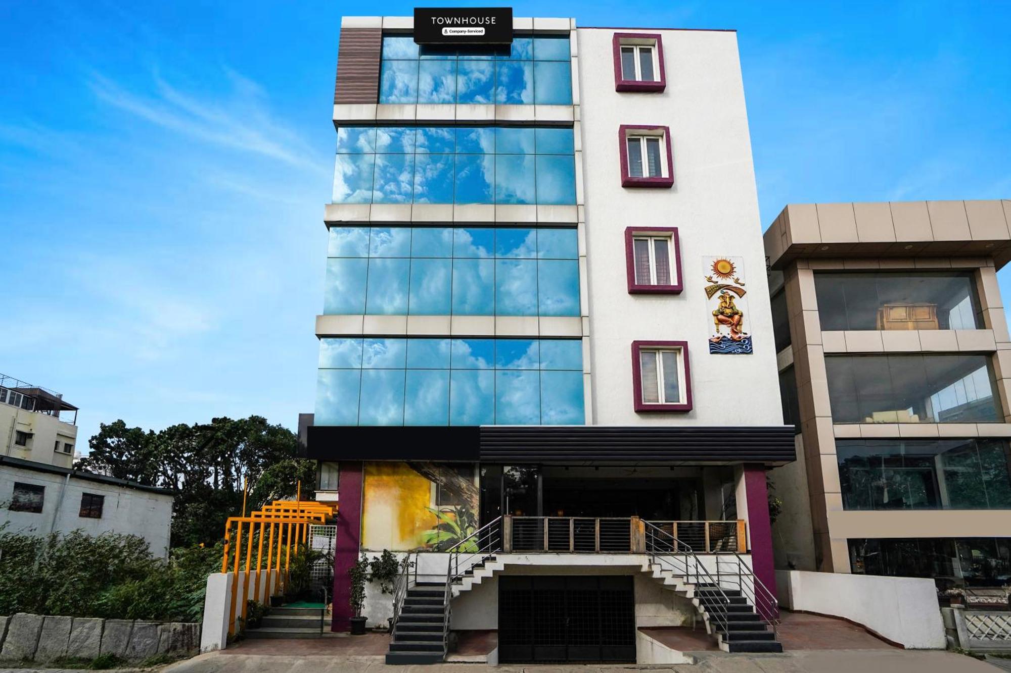 Super Townhouse Hbr Layout Bangalore Eksteriør billede