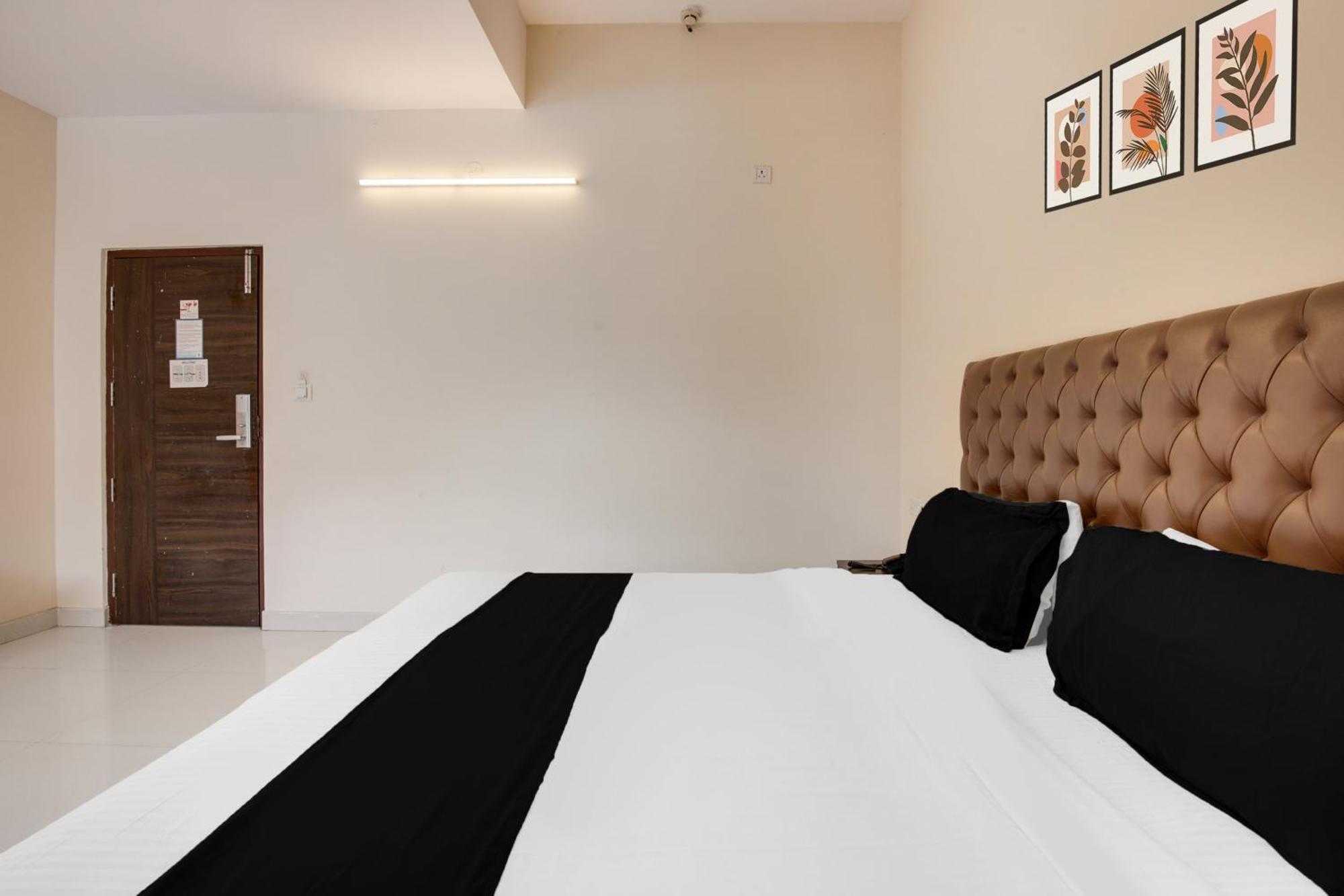 Super Townhouse Hbr Layout Bangalore Eksteriør billede